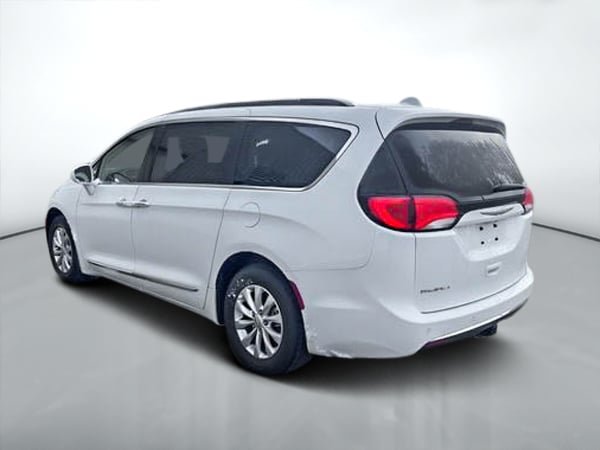 Chrysler Pacifica touring l 2017-4