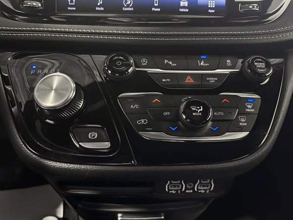 2023 Chrysler Pacifica TOURING-21