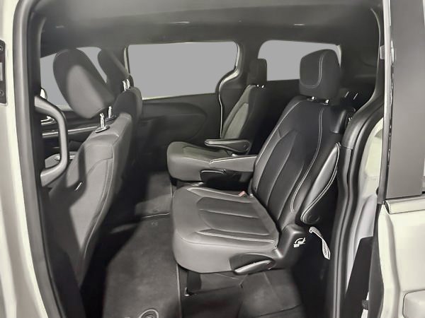 2023 Chrysler Pacifica TOURING-23