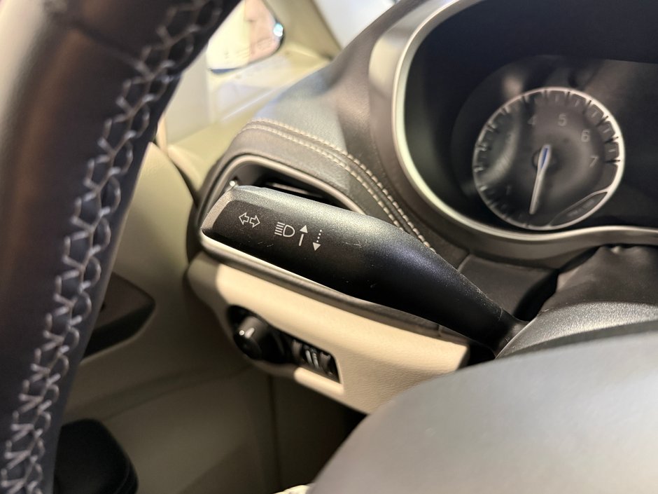 2023 Chrysler Pacifica TOURING-16