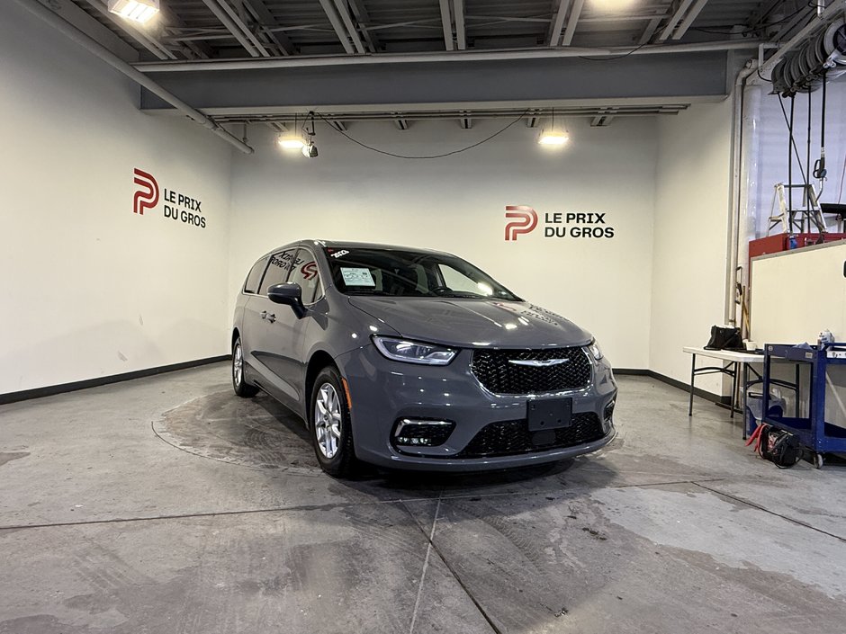 2023 Chrysler Pacifica TOURING-0