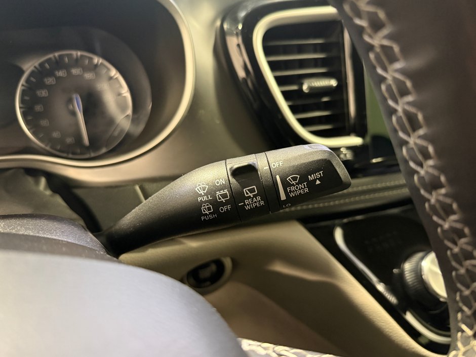 2023 Chrysler Pacifica TOURING-17