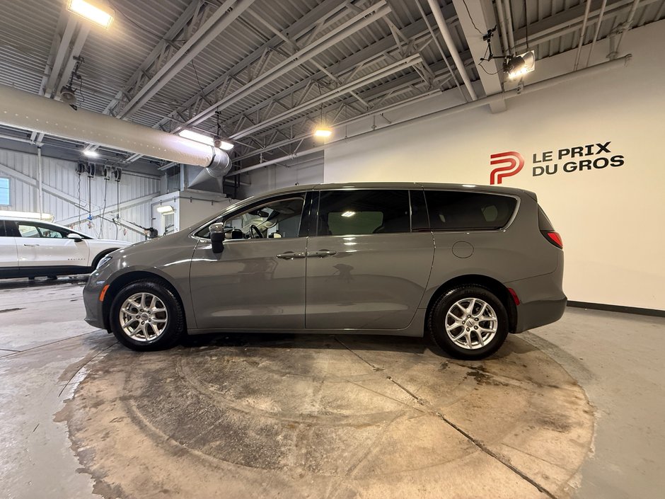 2023 Chrysler Pacifica TOURING-5