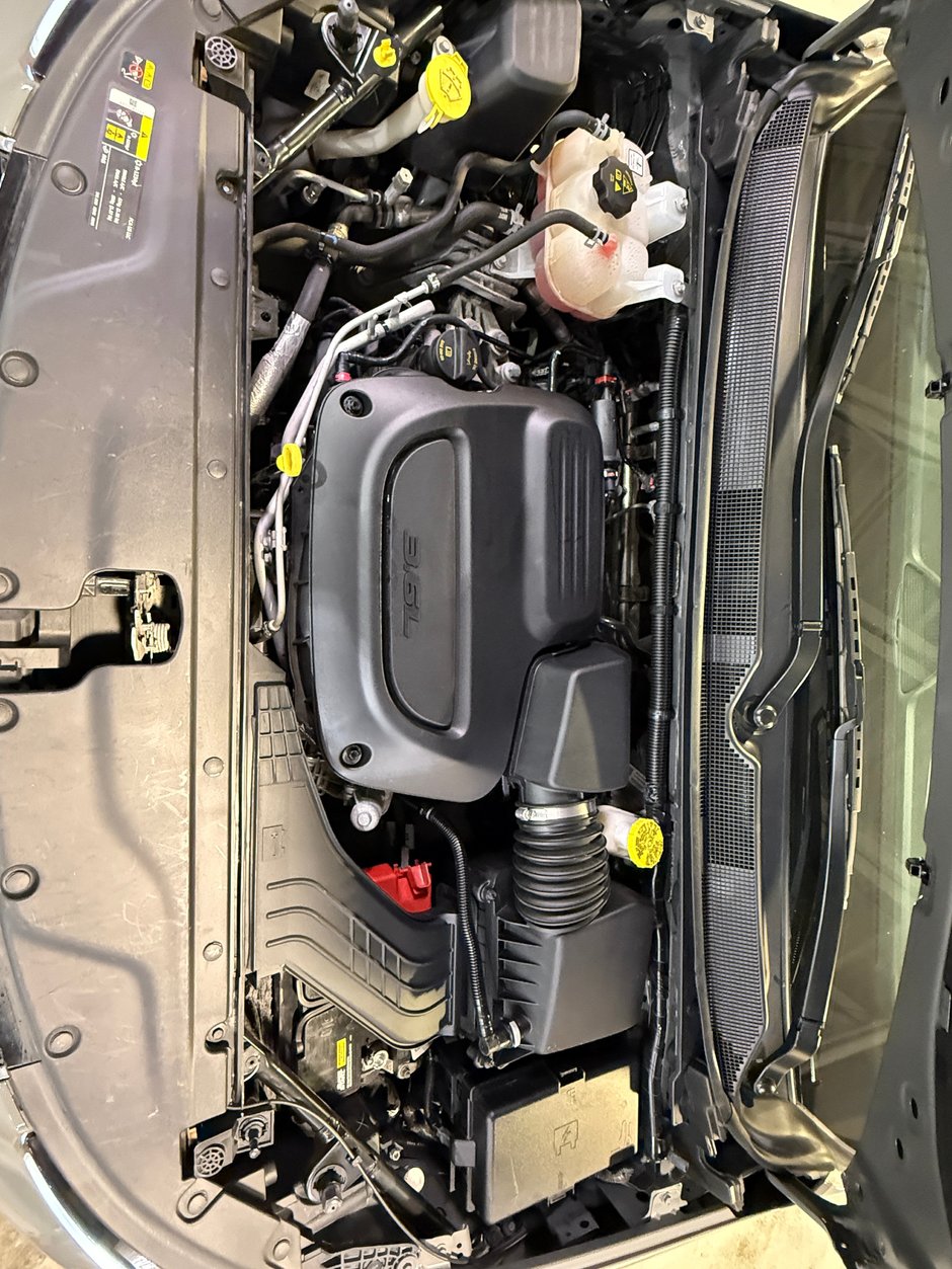2023 Chrysler Pacifica TOURING-25
