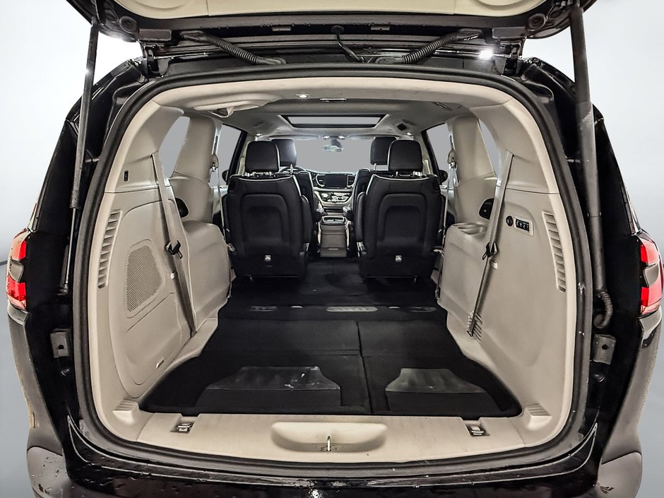 Chrysler Pacifica LIMITED AWD 2024-25
