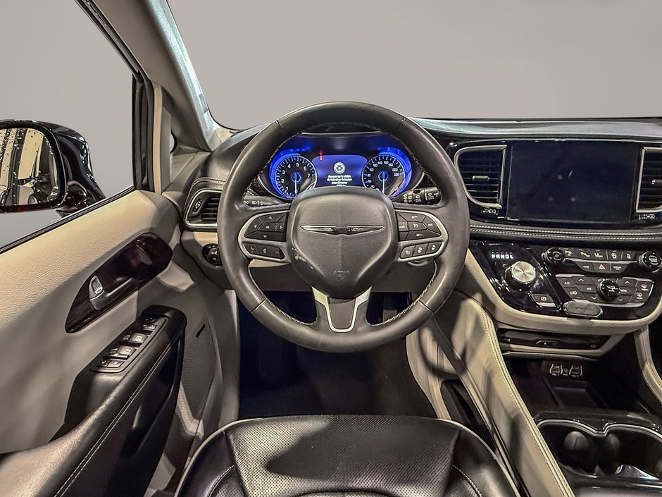 Chrysler Pacifica LIMITED AWD 2024-14