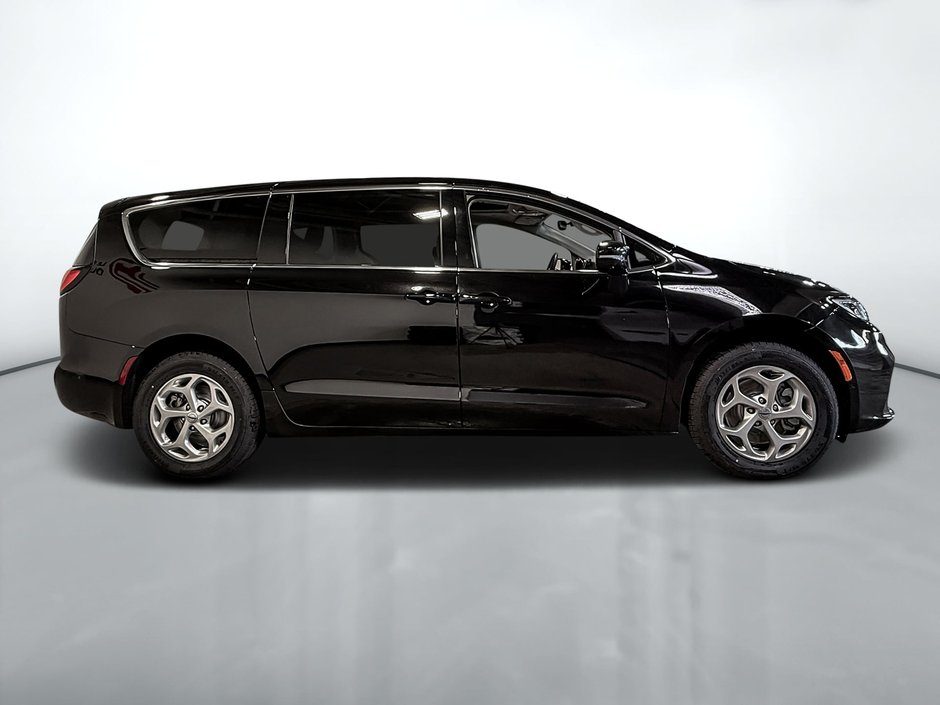 Chrysler Pacifica LIMITED AWD 2024-1