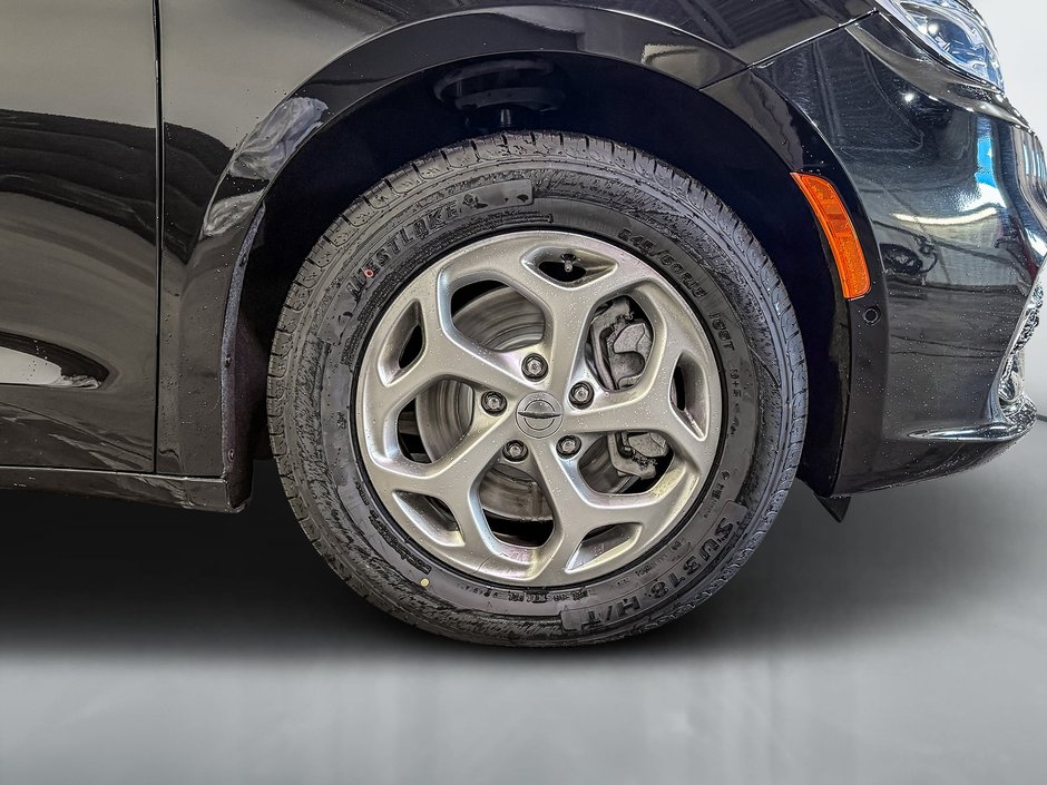 Chrysler Pacifica LIMITED AWD 2024-10