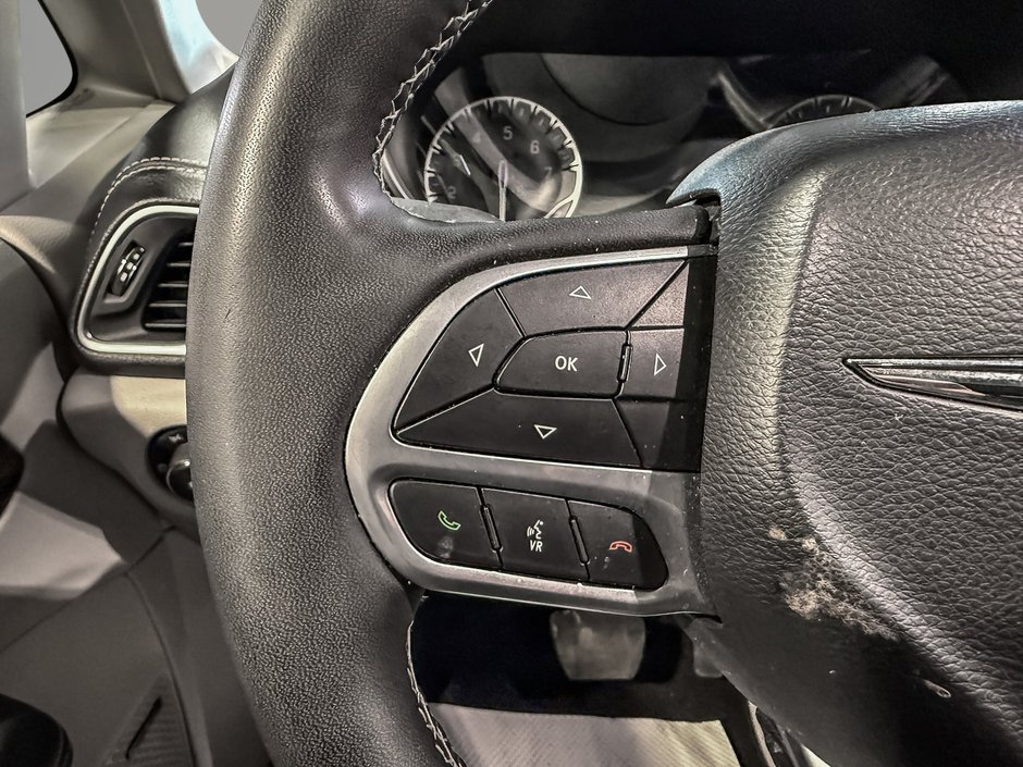 Chrysler Pacifica LIMITED AWD 2024-15