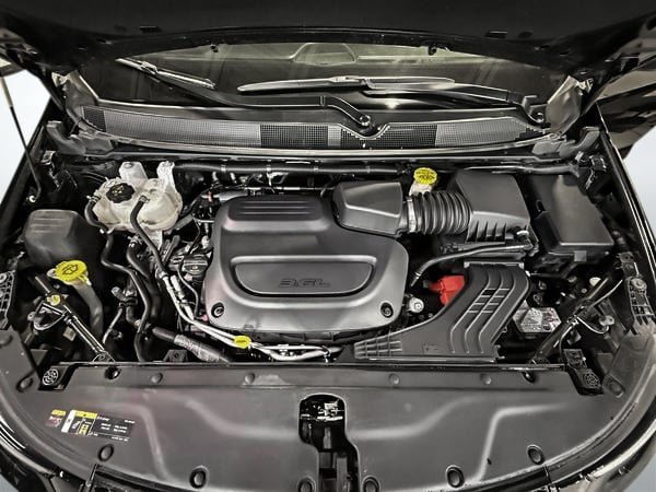 Chrysler Pacifica Limited 2025-26