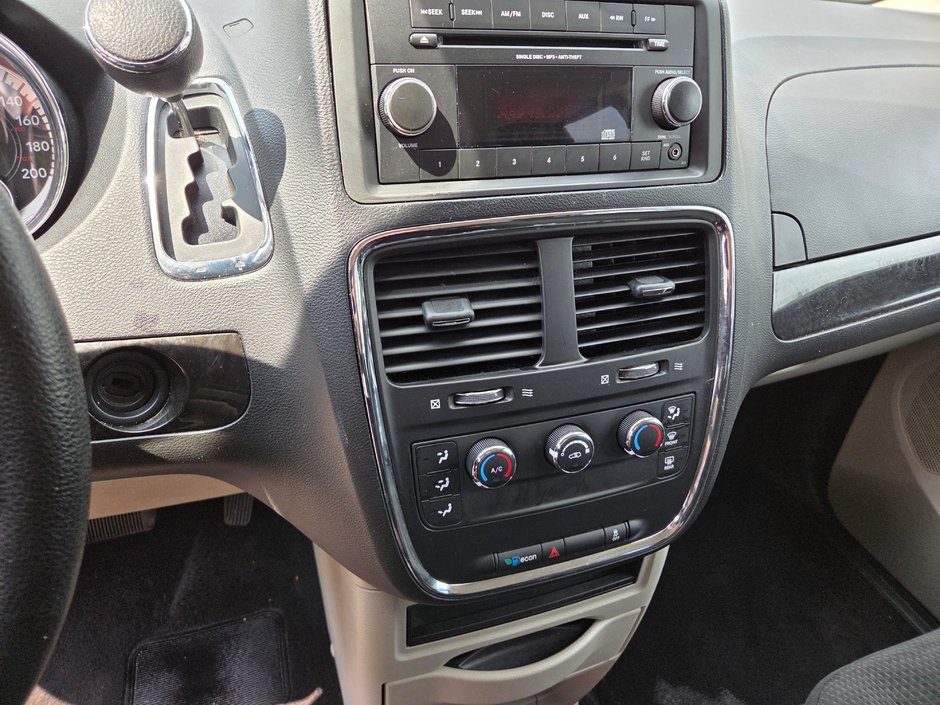 2015 Dodge Grand Caravan SE-13