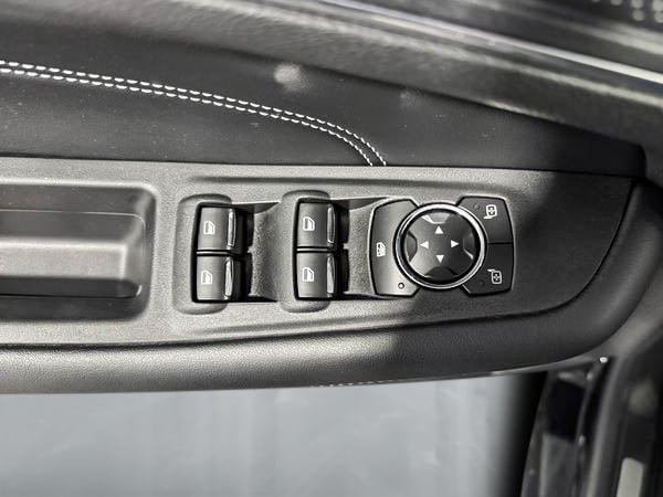 2021 Ford Edge Titanium-12