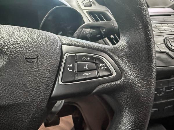 Ford Escape S 2017-15