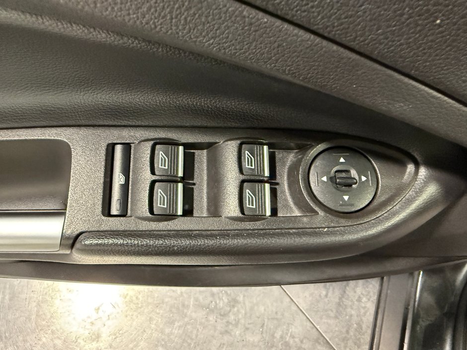 2019 Ford Escape SE-11