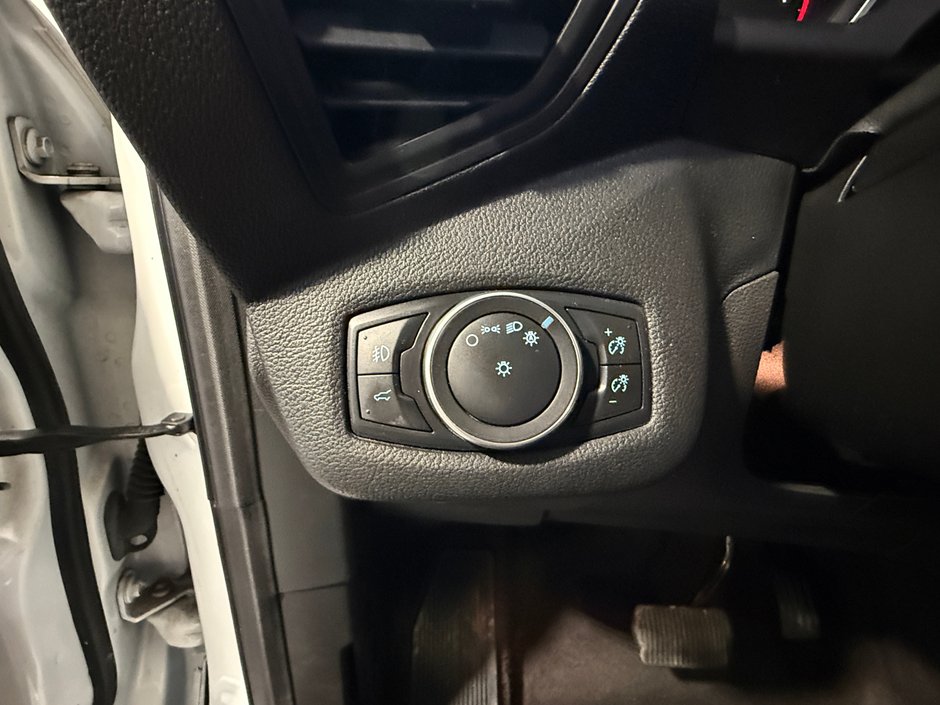 2019 Ford Escape SEL-13