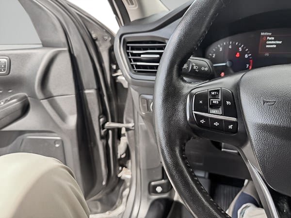 Ford Escape SEL 2020-17