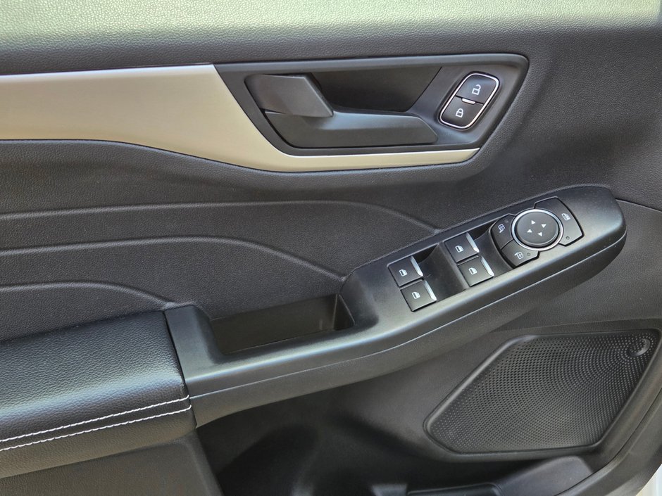 Ford Escape SE 2022-9