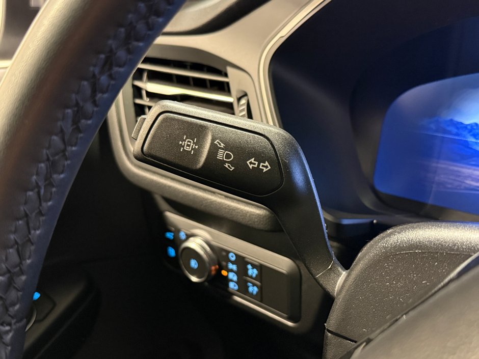 2022 Ford Escape SEL AWD-17