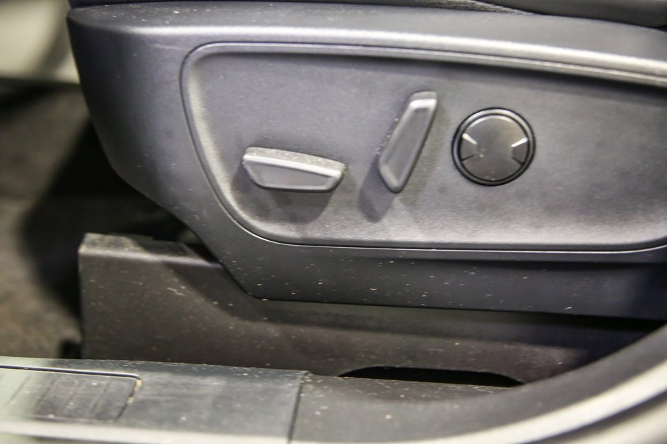Ford Escape PHEV 2025-12