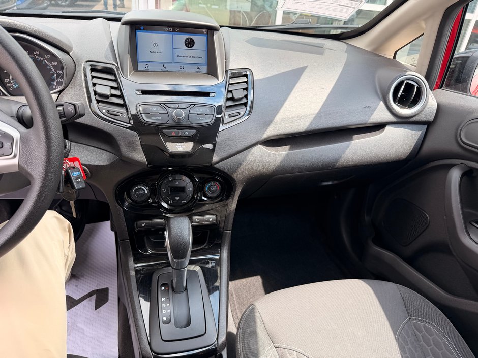 Ford Fiesta SE 2017-22