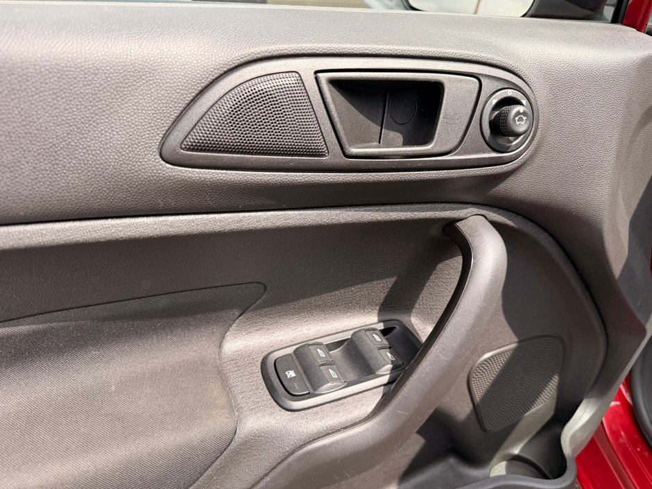 Ford Fiesta SE 2017-10
