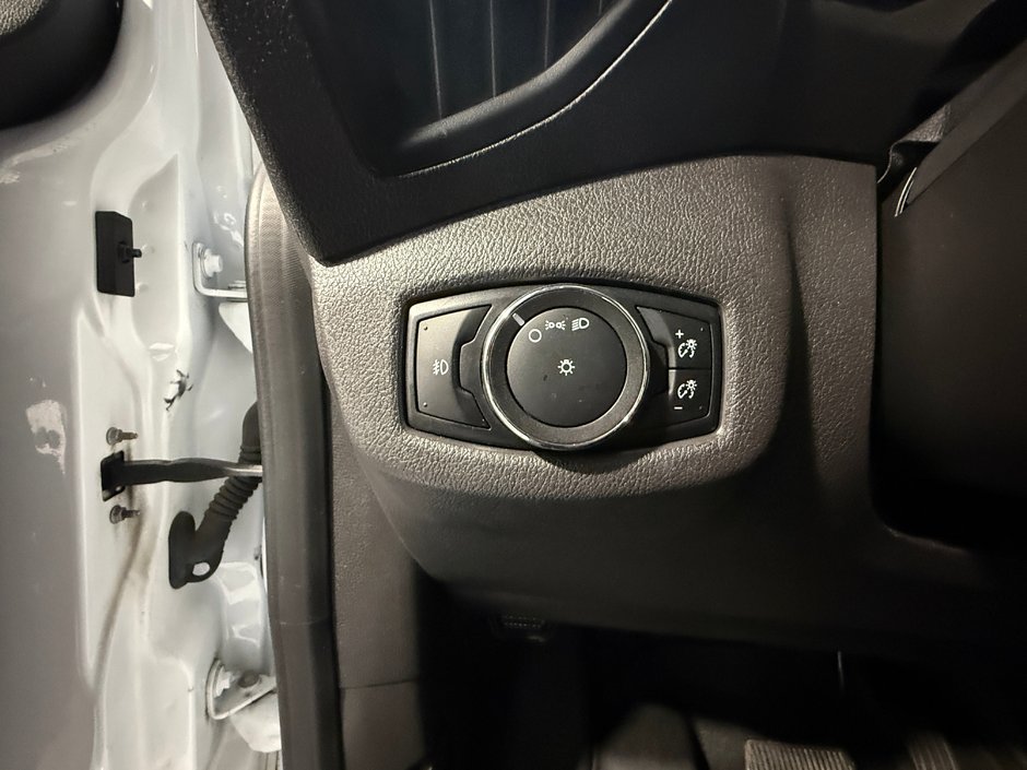 Ford Fourgon Transit Connect XLT Cargo van LWB 2018-13