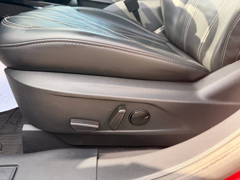 Ford Mustang Mach-E SELECT AWD 2022-14
