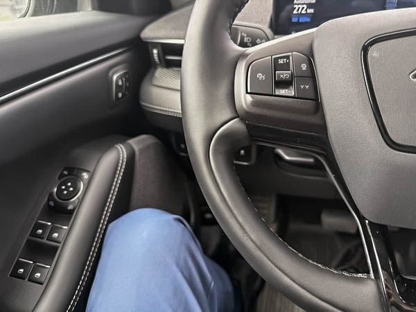 Ford Mustang Mach-E Premium AWD 2024-17