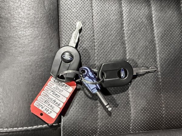 2010 Ford Mustang V6 4.0L CONVERTIBLE-22
