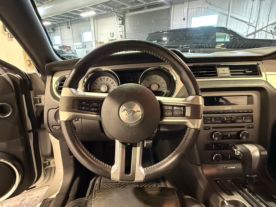 Ford Mustang V6 4.0L CONVERTIBLE 2010-12