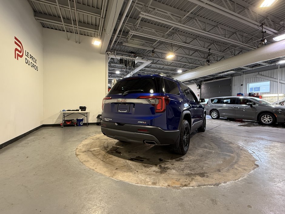 2023 GMC Acadia AT4-2