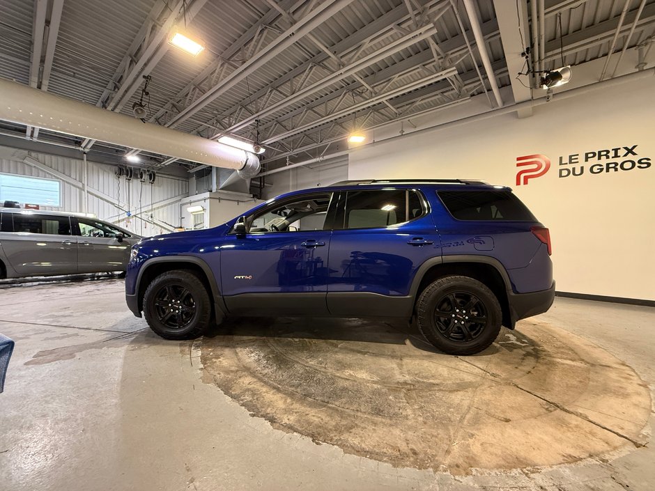2023 GMC Acadia AT4-5