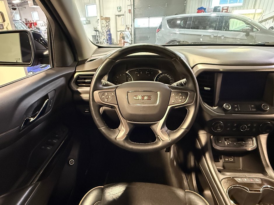 2023 GMC Acadia AT4-15