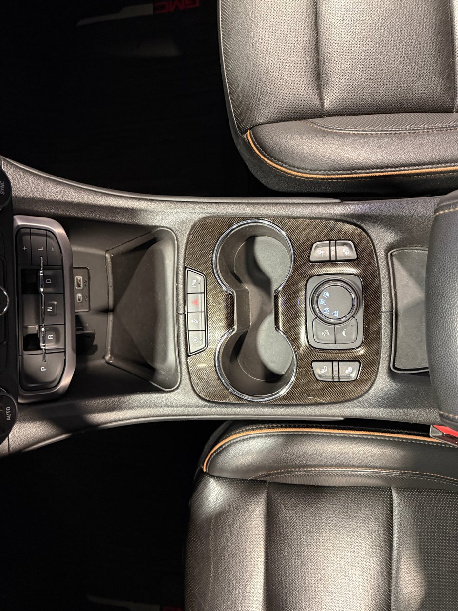 2023 GMC Acadia AT4-24