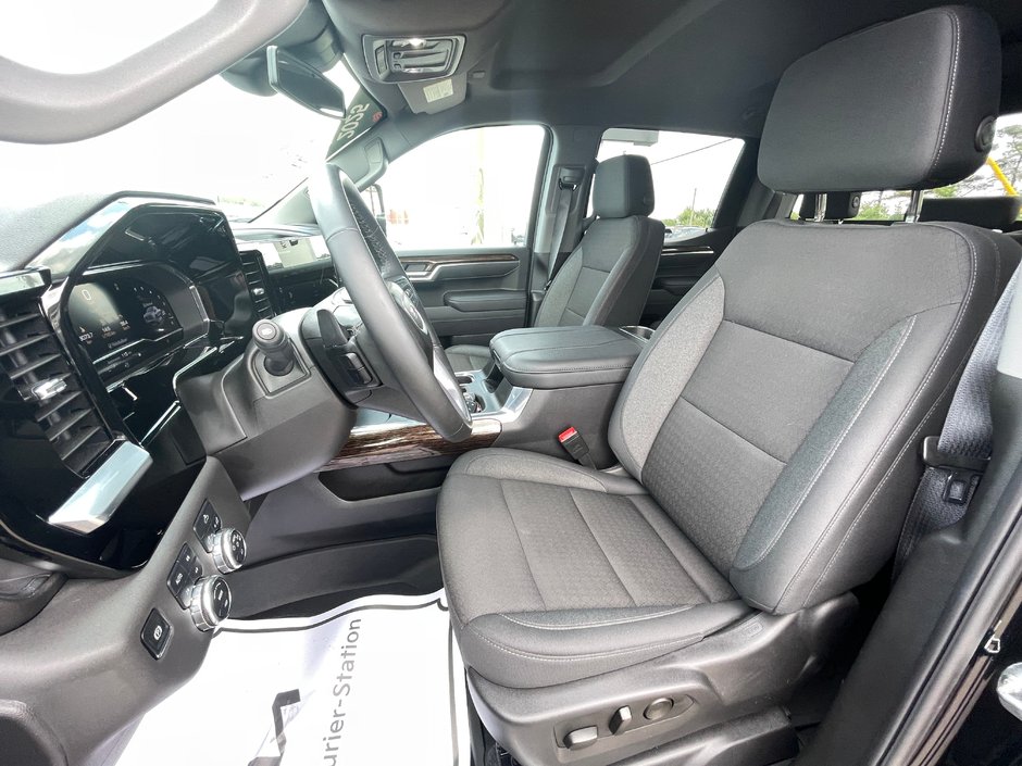 2025 GMC Sierra 1500 ELEVATION-11