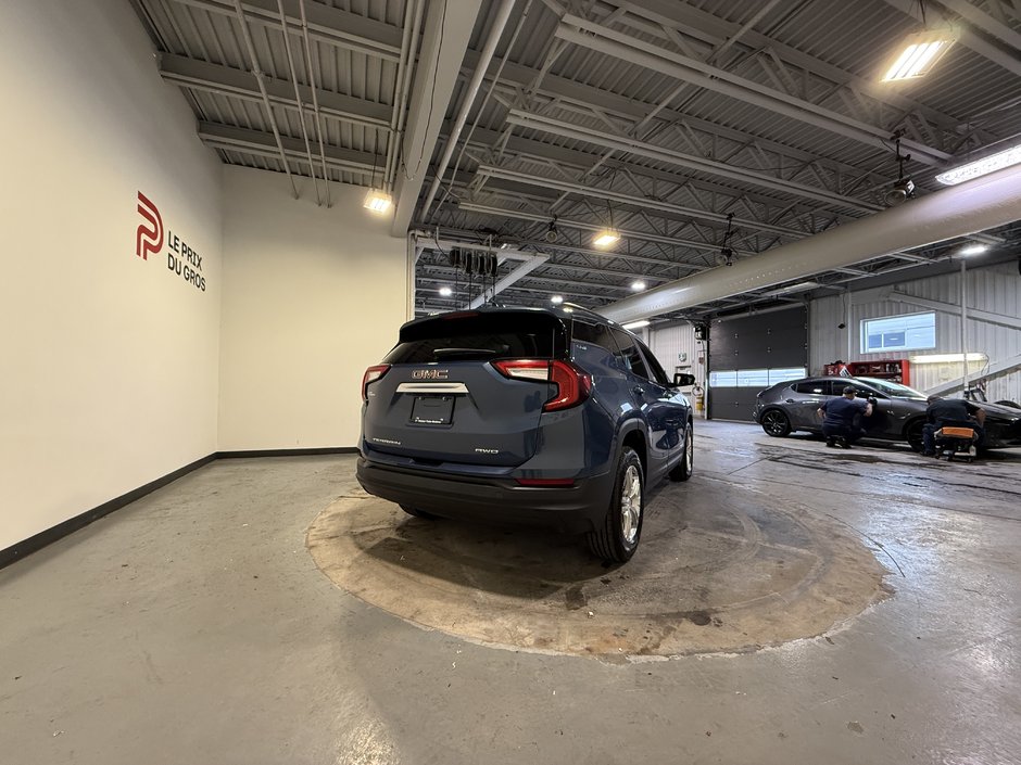 2024 GMC Terrain SLE-2