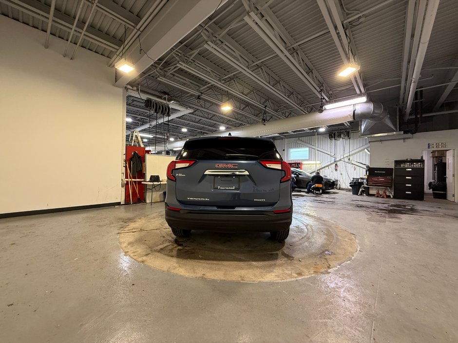 2024 GMC Terrain SLE-3