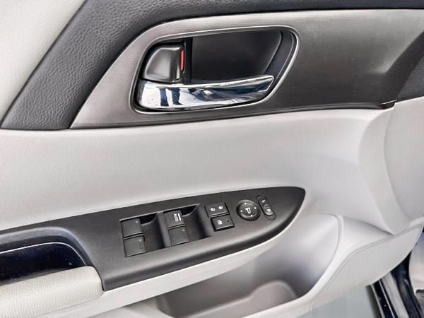Honda Berline Accord LX 2015-8
