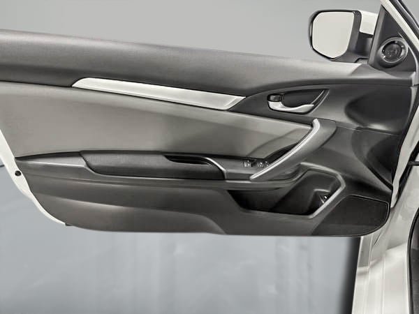Honda Civic Coupé LX 2017-10