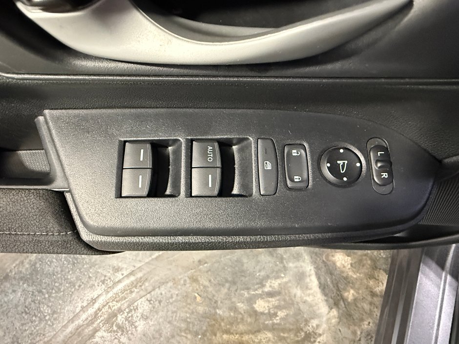 Honda CR-V LX 2022-11