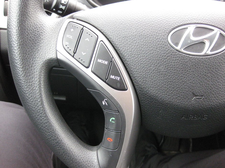 2017 Hyundai Elantra GT GL-12
