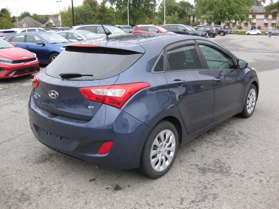 2017 Hyundai Elantra GT GL-4
