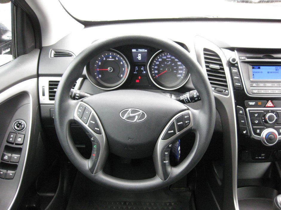 2017 Hyundai Elantra GT GL-11