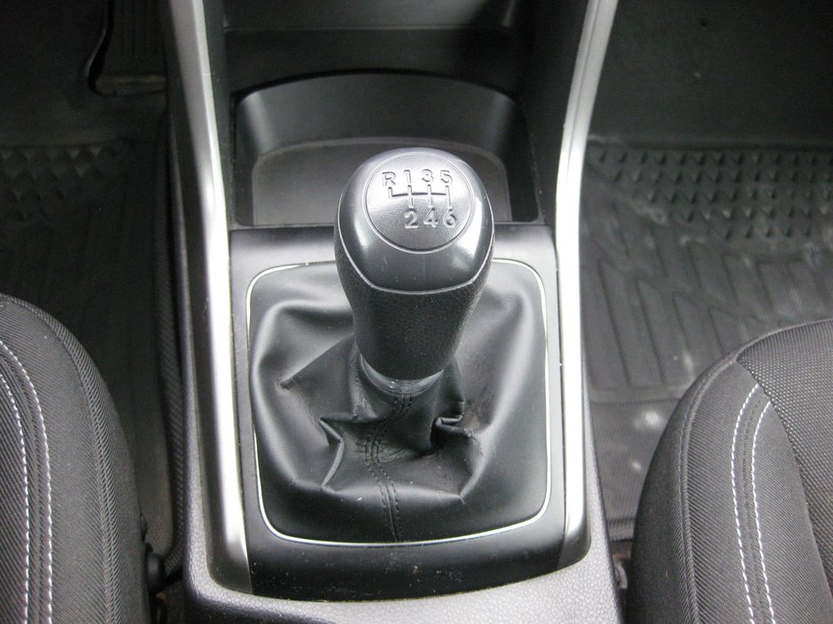 2017 Hyundai Elantra GT GL-16
