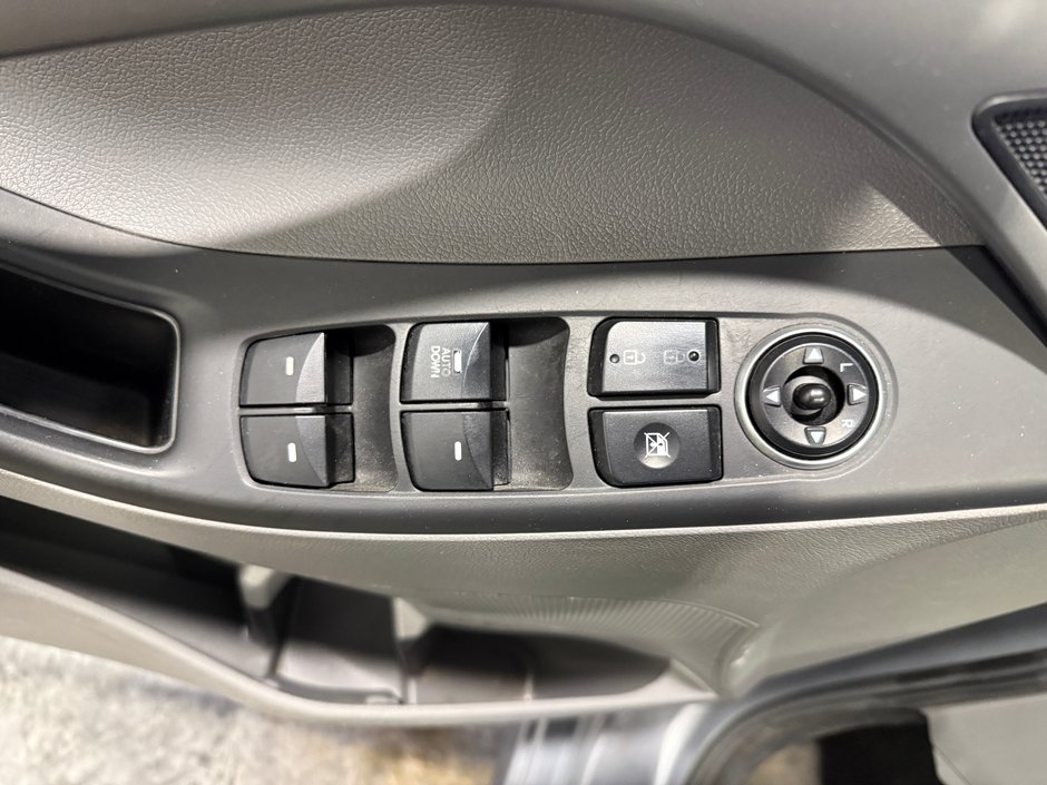 Hyundai Elantra LE 2016-11