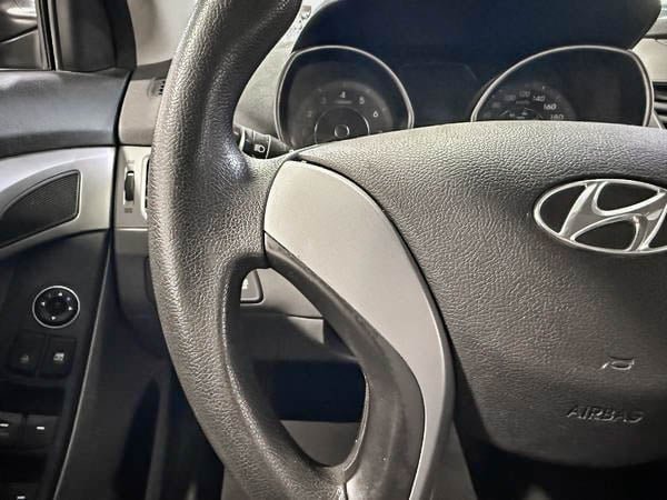 2016 Hyundai Elantra LE-14