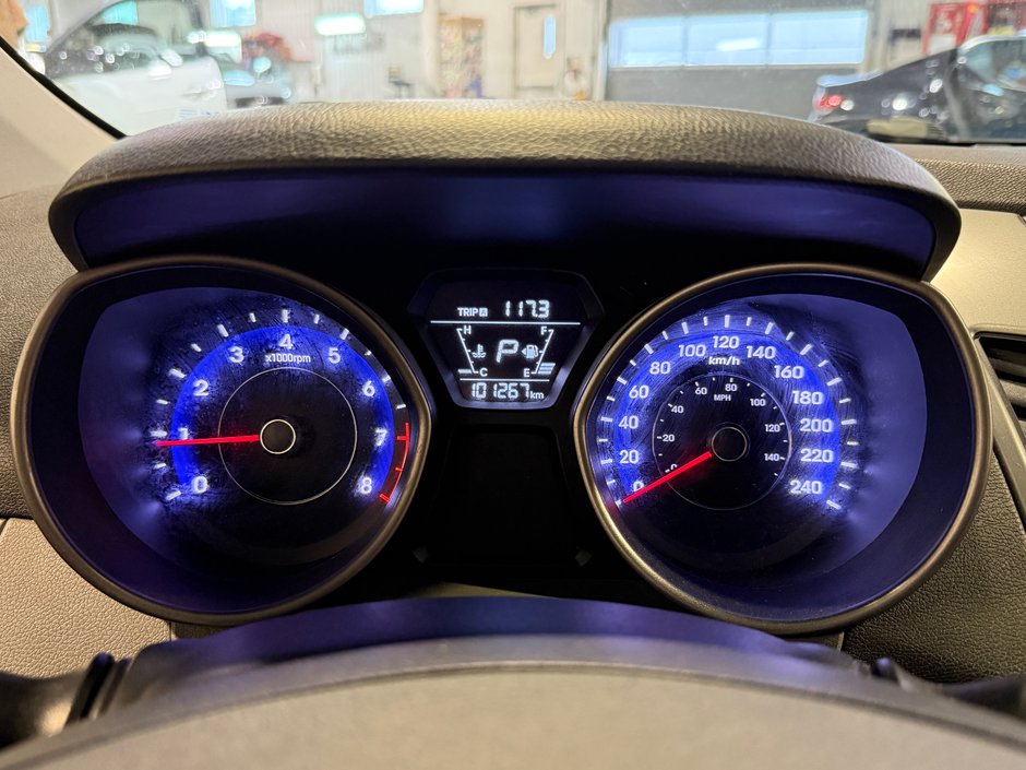 Hyundai Elantra LE 2016-18