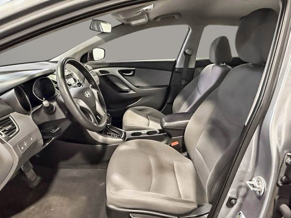2016 Hyundai Elantra LE-12