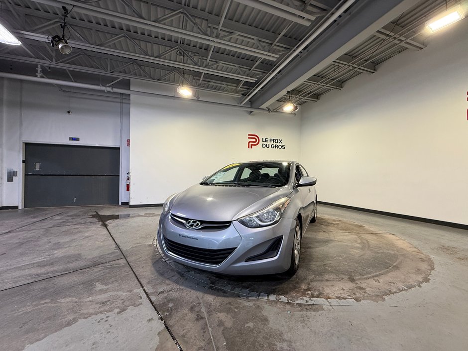 Hyundai Elantra LE 2016-6