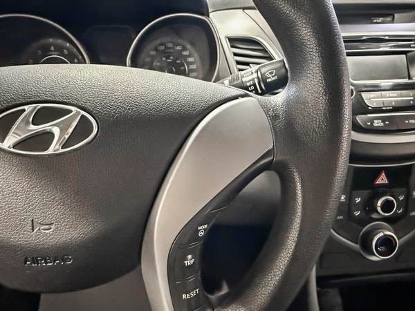 2016 Hyundai Elantra LE-15